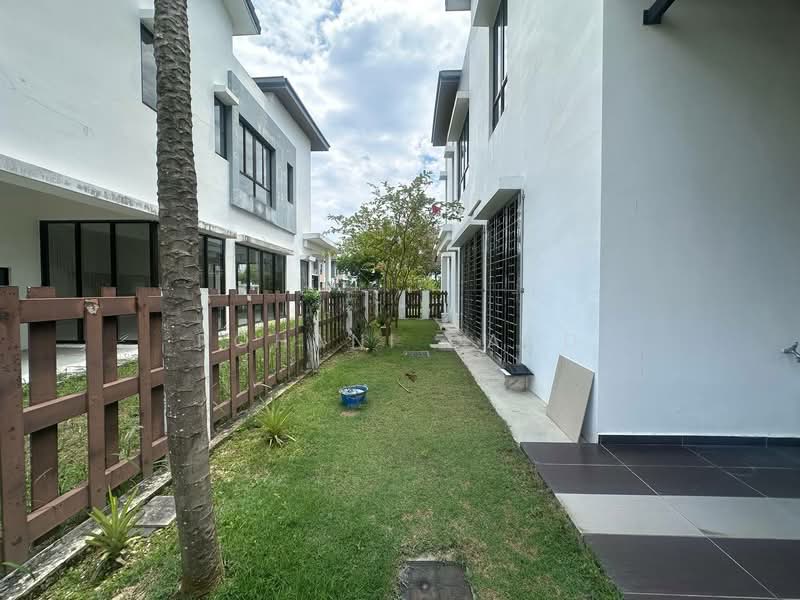 Semi-Detached House for Sale in Setia Ecohill (Semenyih) - Rohani Daud - Exterior - PropertyGuru.com.my