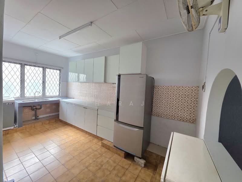2-storey Terraced House for Sale in SS1 (Petaling Jaya) - Loharaj . - Kitchen - PropertyGuru.com.my