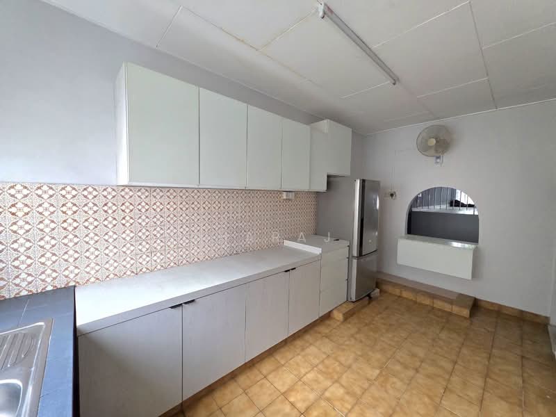 2-storey Terraced House for Sale in SS1 (Petaling Jaya) - Loharaj . - Kitchen - PropertyGuru.com.my