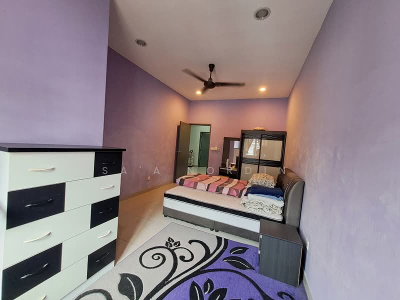 2-storey Terraced House for Sale in Saujana Rawang (Rawang) - Sa'a Nordin - Bedroom - PropertyGuru.com.my