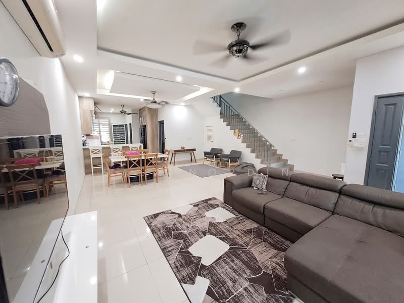 2-storey Terraced House for Sale in Saujana Rawang (Rawang) - Sa'a Nordin - Living Room - PropertyGuru.com.my