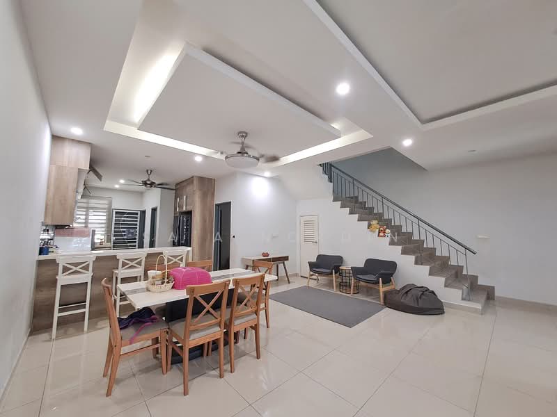 2-storey Terraced House for Sale in Saujana Rawang (Rawang) - Sa'a Nordin - Living Room - PropertyGuru.com.my