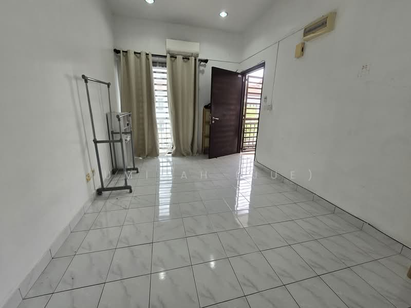 Taman Tropika 2 untuk Untuk Dijual - RM 299,000, Mac 2026 - Interior - PropertyGuru.com.my