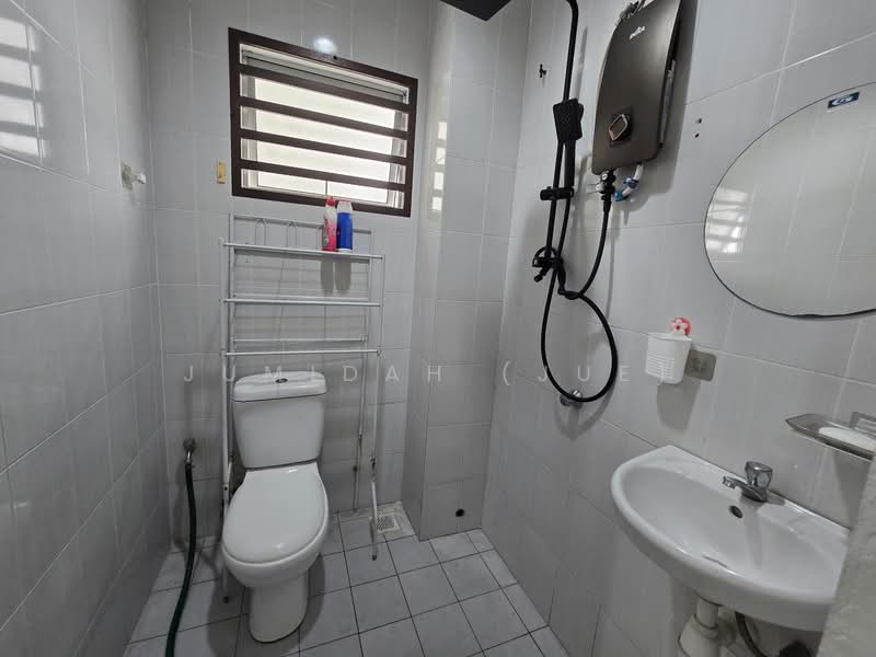 Taman Tropika 2 untuk Untuk Dijual - RM 299,000, Mac 2026 - Bathroom - PropertyGuru.com.my