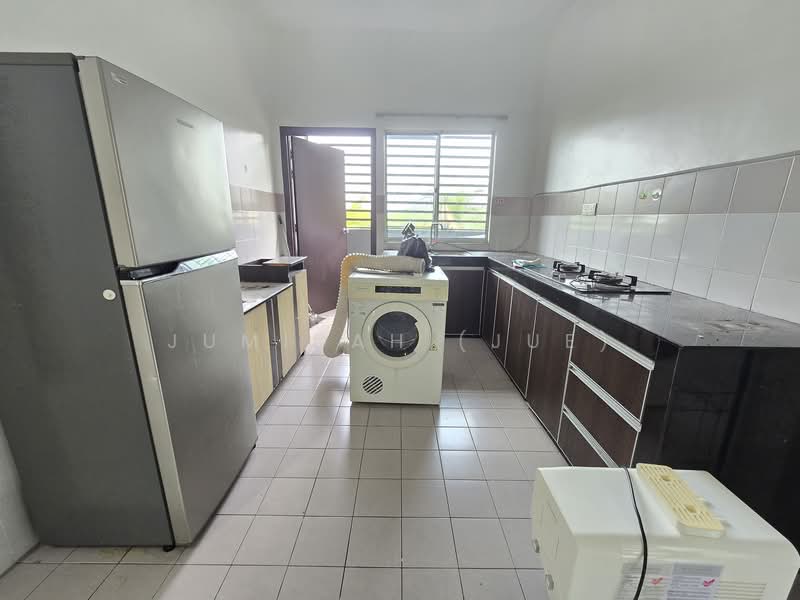Taman Tropika 2 untuk Untuk Dijual - RM 299,000, Mac 2026 - Kitchen - PropertyGuru.com.my