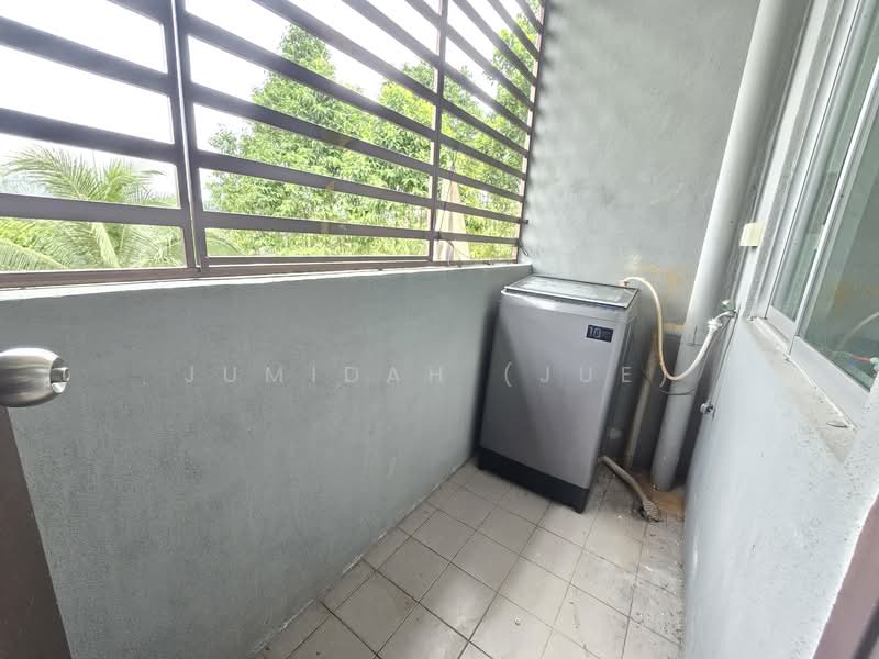 Taman Tropika 2 untuk Untuk Dijual - RM 299,000, Mac 2026 - Balcony - PropertyGuru.com.my