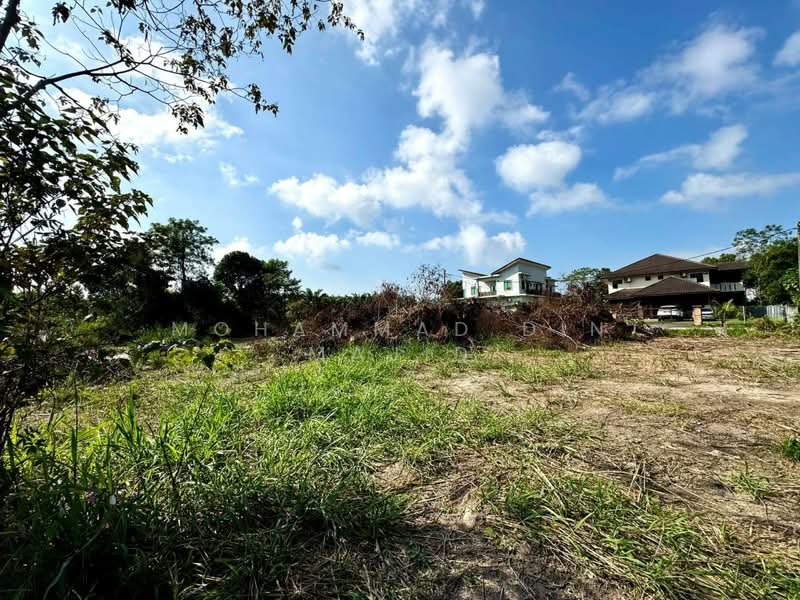 Residential Land for Sale in Kampung Jenderam Hulu (Dengkil) - Mohammad Din Majid - PropertyGuru.com.my