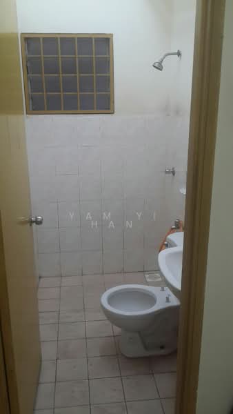 Vista Indah Putra untuk Untuk Dijual - RM 270,000, Mac 2026 - Bathroom - PropertyGuru.com.my
