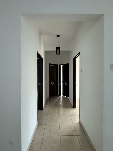 Condominium for Sale at Changkat View - PeiGee . - Corridor - PropertyGuru.com.my