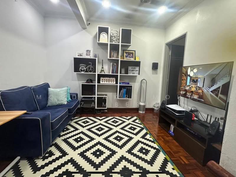 2-storey Terraced House for Sale in Bukit Jelutong (Shah Alam) - Mohd Zakri Mohd Zamberi - Living Room - PropertyGuru.com.my