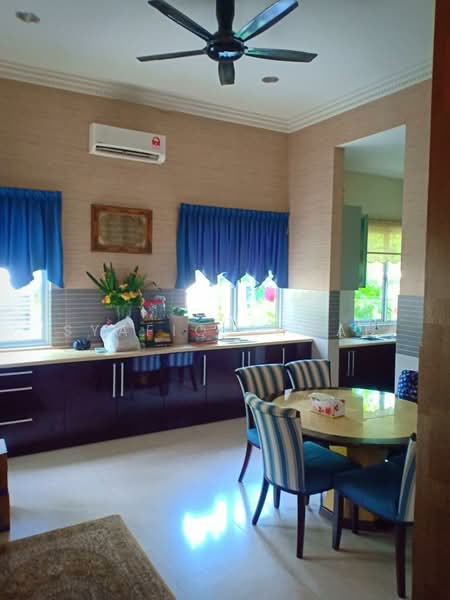 Seksyen 13 untuk Untuk Dijual - RM 2,450,000, Mac 2026 - Kitchen - PropertyGuru.com.my