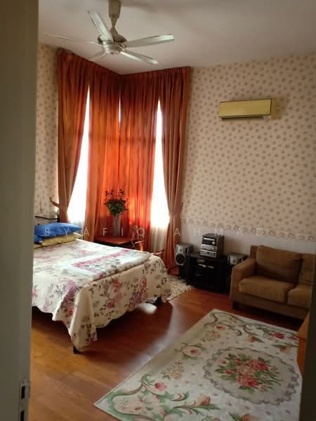 Seksyen 13 untuk Untuk Dijual - RM 2,450,000, Mac 2026 - Bedroom - PropertyGuru.com.my