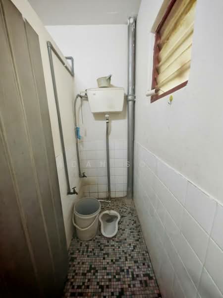 1-storey Terraced House for Sale in Kepong (Kuala Lumpur) - Adan Soh - Bathroom - PropertyGuru.com.my
