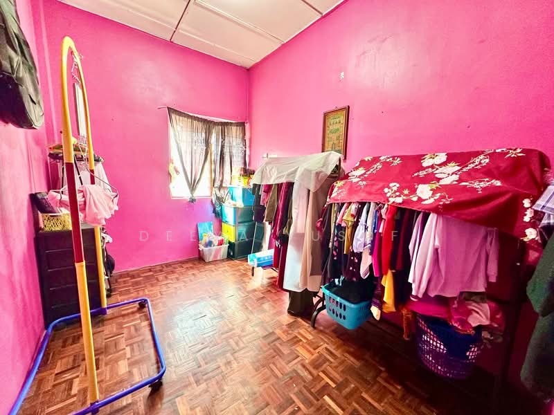 Flat for Sale at Bangau - Deeya Yusof - Bedroom - PropertyGuru.com.my