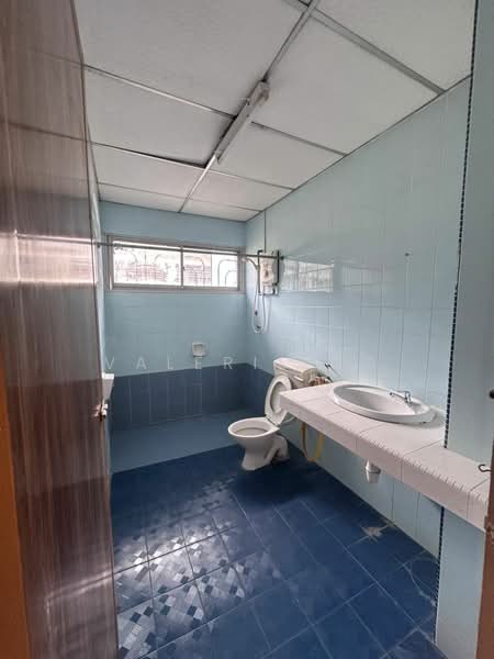 3-storey Terraced House for Sale in Kepong (Kuala Lumpur) - Valerie Ng - Bathroom - PropertyGuru.com.my