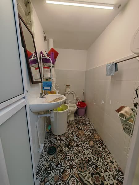 Taman Sri Aman untuk Untuk Dijual - RM 680,000, Mac 2026 - Bathroom - PropertyGuru.com.my