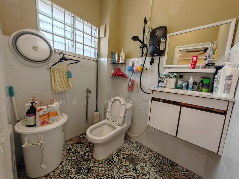 Taman Sri Aman untuk Untuk Dijual - RM 680,000, Mac 2026 - Bathroom - PropertyGuru.com.my