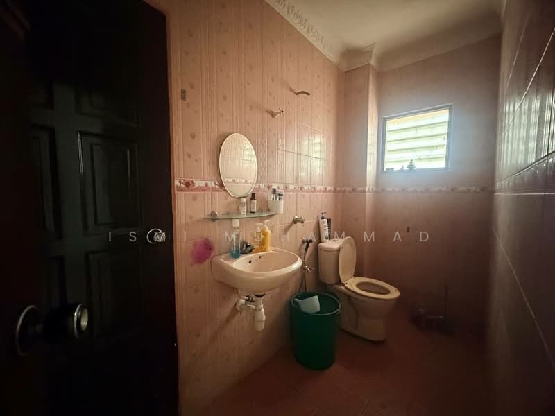 Taman Rakan untuk Untuk Dijual - RM 630,000, Mac 2026 - Bathroom - PropertyGuru.com.my