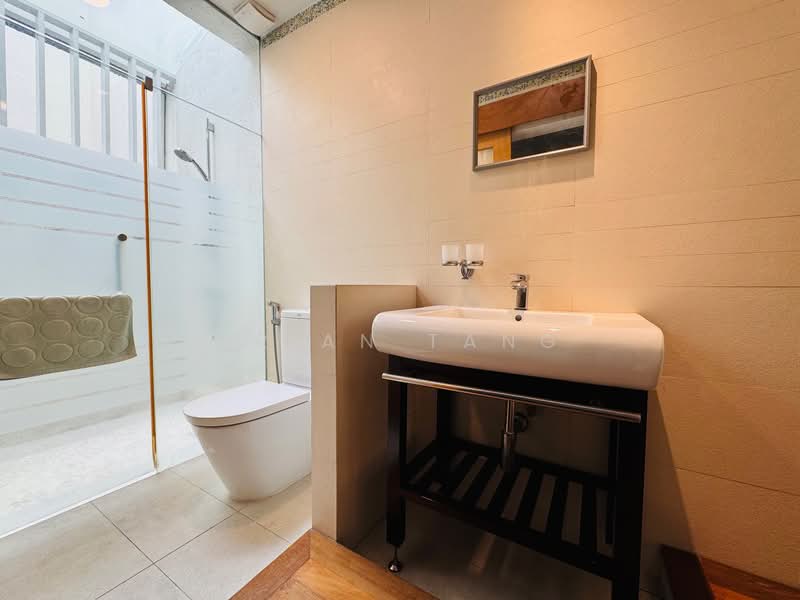 2.5-storey Terraced House for Sale in Sierramas (Sungai Buloh) - Brian Tang - Bathroom - PropertyGuru.com.my