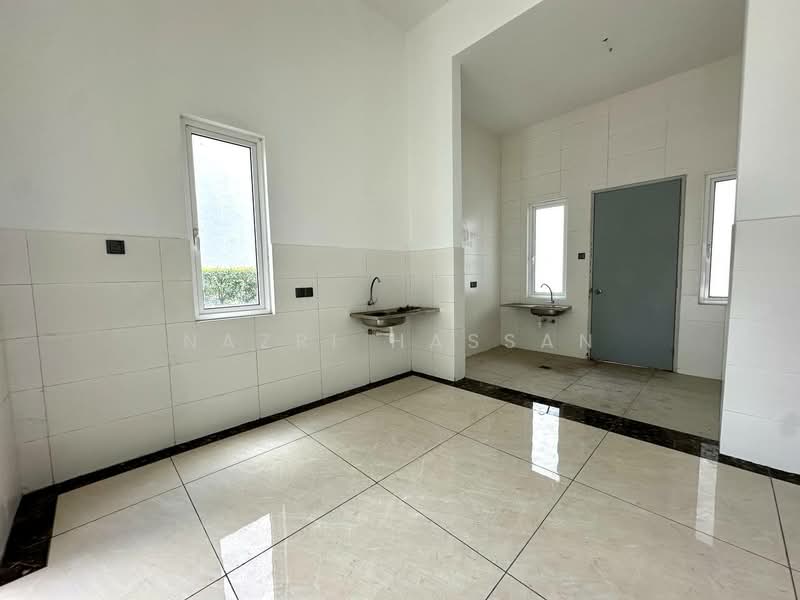Semi-Detached House for Sale in Bandar Bukit Raja (Klang) - Nazri Hassan - Kitchen - PropertyGuru.com.my