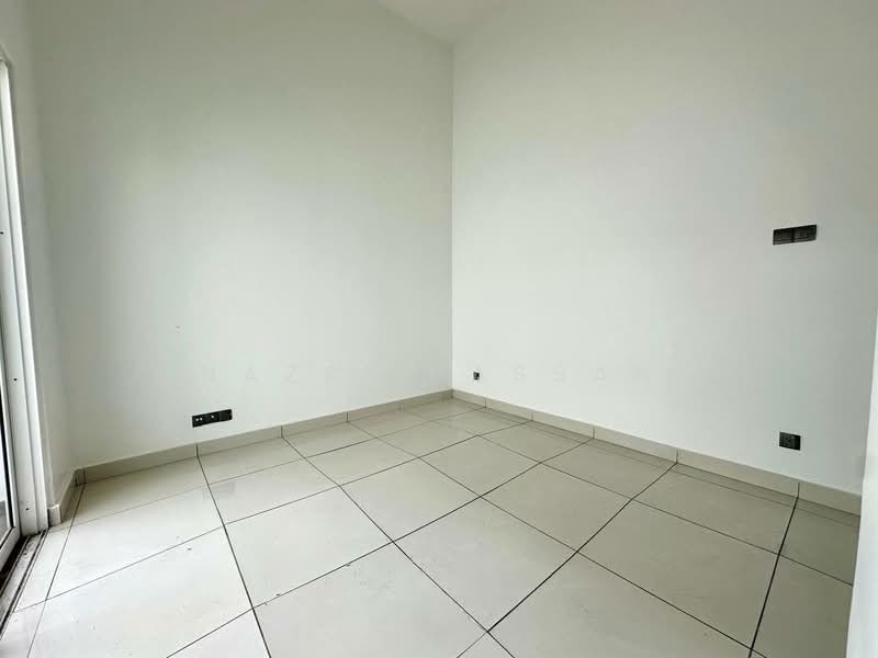 Semi-Detached House for Sale in Bandar Bukit Raja (Klang) - Nazri Hassan - Interior - PropertyGuru.com.my