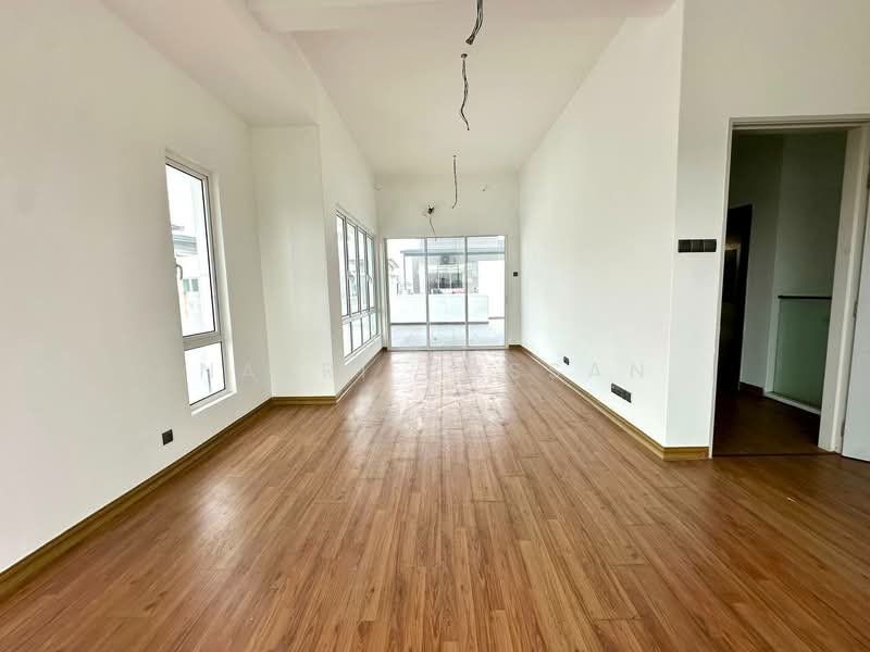 Semi-Detached House for Sale in Bandar Bukit Raja (Klang) - Nazri Hassan - Living Room - PropertyGuru.com.my