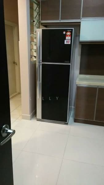 Kondominium untuk Disewa di Platino Condominium - Lilly . - Kitchen - PropertyGuru.com.my