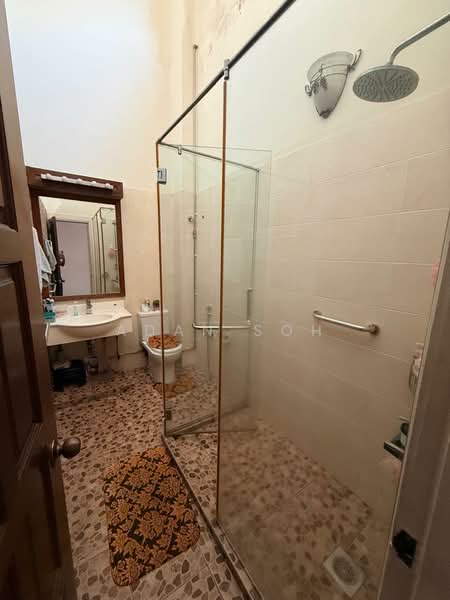 Semi-Detached House for Sale in Jalan Ipoh (Kuala Lumpur) - Adan Soh - Bathroom - PropertyGuru.com.my
