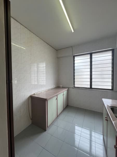 Desa Permata Pearl Block 9 untuk Untuk Dijual - RM 295,000, Mac 2026 - Kitchen - PropertyGuru.com.my