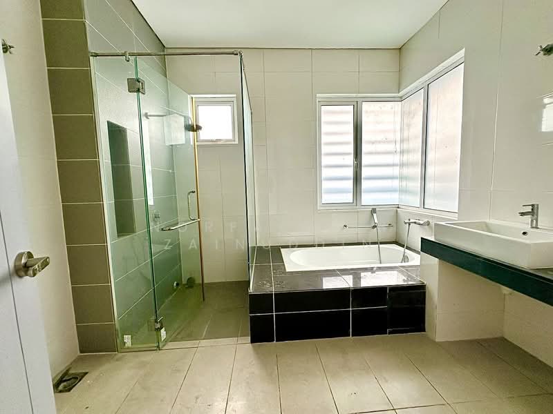 Semi-Detached House for Sale in Bandar Bukit Raja (Klang) - NORFADILAH ZAINUDDIN - Bathroom - PropertyGuru.com.my