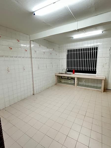 Taman Johor Jaya untuk Untuk Disewa - RM 1,000 /bulan, Mac 2026 - Kitchen - PropertyGuru.com.my