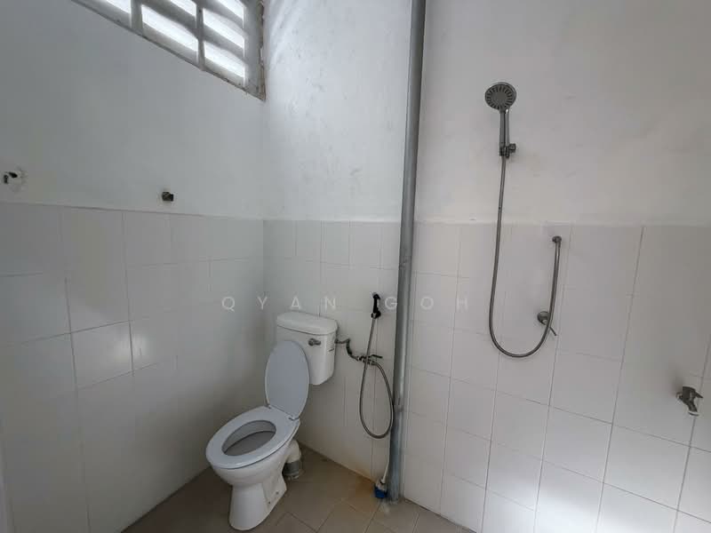 Terraced House for Sale in Gelugor (Penang) - Qyan Goh - Bathroom - PropertyGuru.com.my
