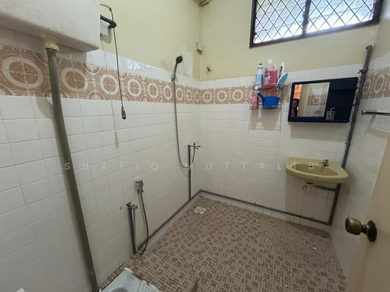 Bungalow for Sale in Ampang Jaya (Ampang) - Shafiq Muttalib - Bathroom - PropertyGuru.com.my