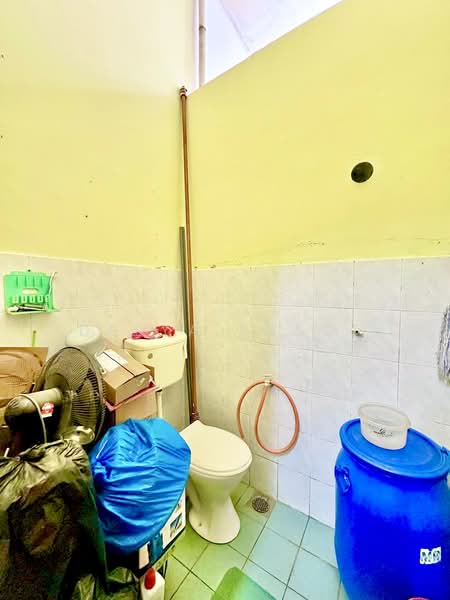 1-storey Terraced House for Sale in Taman Sri Sentosa (Jalan Klang Lama (Old Klang Road)) - Deeya Yusof - Bathroom - PropertyGuru.com.my