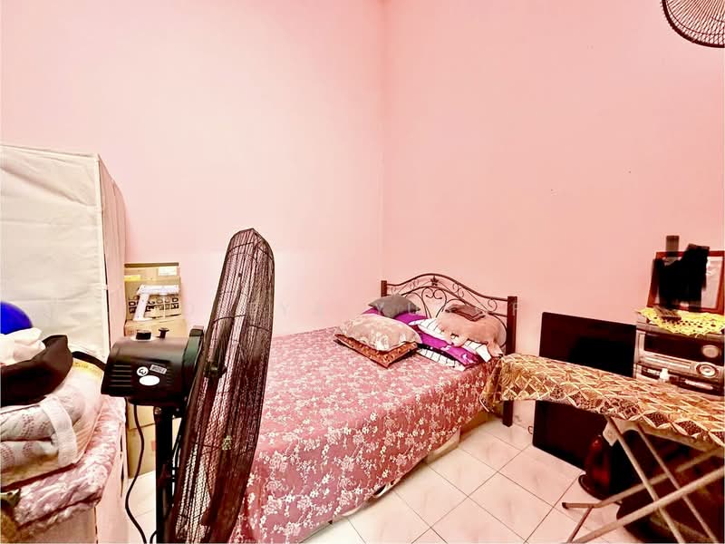 1-storey Terraced House for Sale in Taman Sri Sentosa (Jalan Klang Lama (Old Klang Road)) - Deeya Yusof - Bedroom - PropertyGuru.com.my