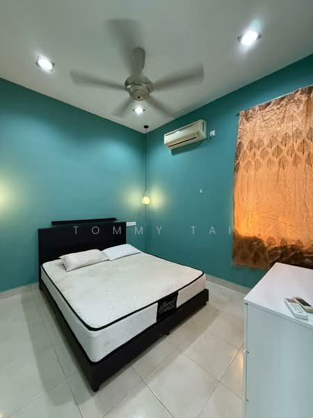Taman Daya Tamans Dayas untuk Untuk Disewa - RM 2,200 /bulan, Mac 2026 - Bedroom - PropertyGuru.com.my