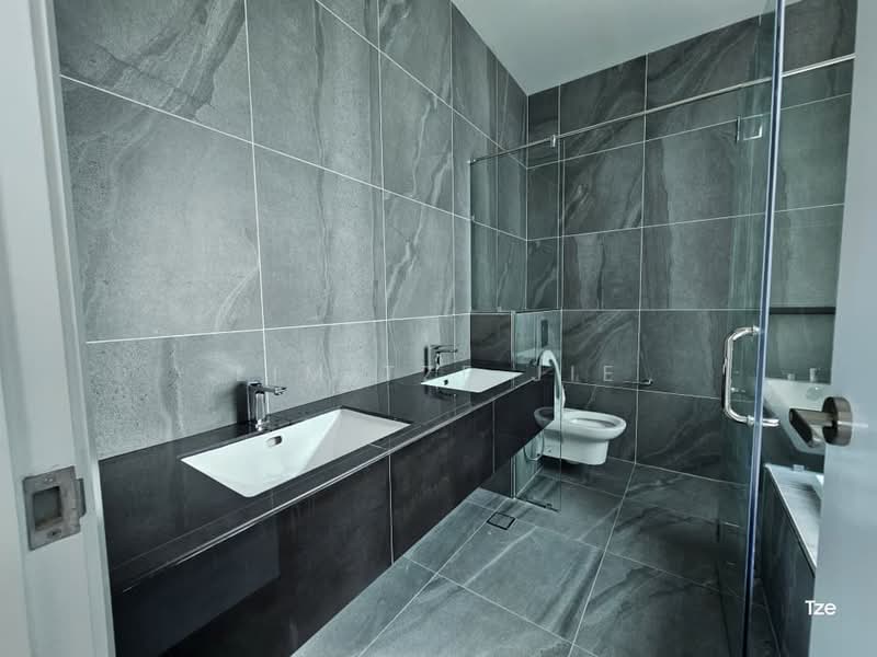 Cluster House for Sale in Taman Ekoflora (Johor Bahru) - Lim Tze Jie - Bathroom - PropertyGuru.com.my