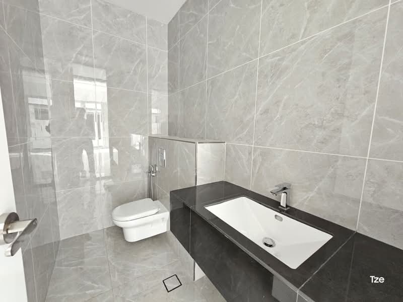 Cluster House for Sale in Taman Ekoflora (Johor Bahru) - Lim Tze Jie - Bathroom - PropertyGuru.com.my