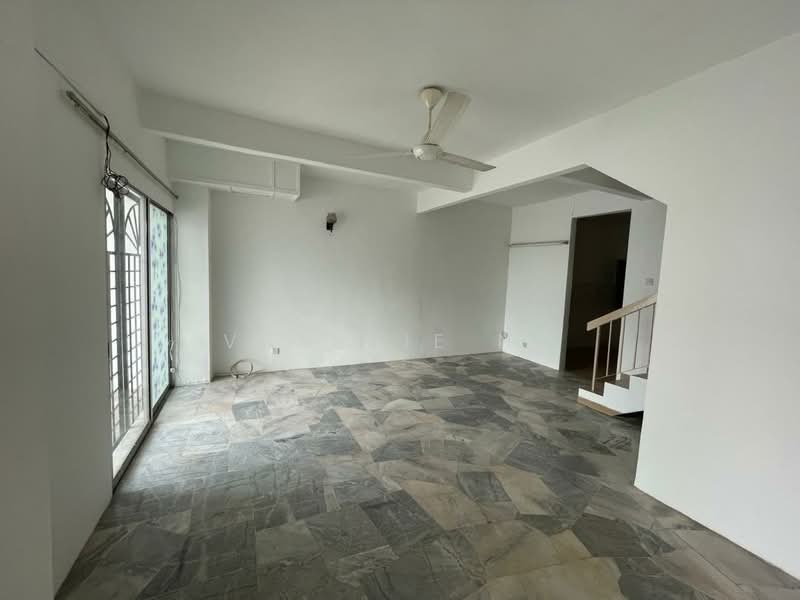 Taman Mastiara untuk Untuk Dijual - RM 680,000, Mac 2026 - Living Room - PropertyGuru.com.my