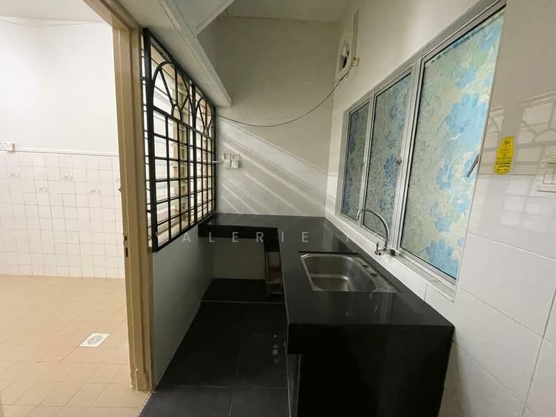 Taman Mastiara untuk Untuk Dijual - RM 680,000, Mac 2026 - Kitchen - PropertyGuru.com.my