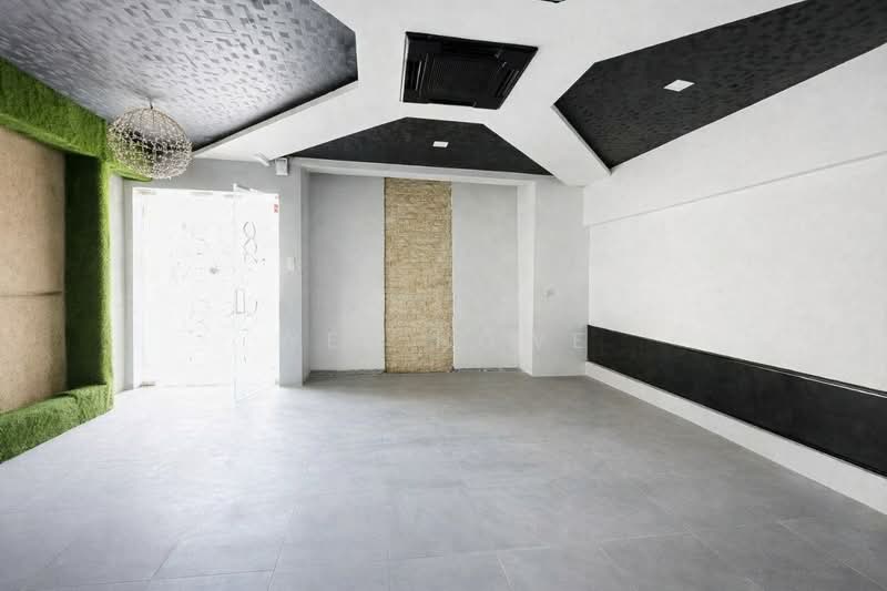 Taman Perindustrian JB Perdana untuk Untuk Dijual - RM 1,680,000, Mac 2026 - Entrance - PropertyGuru.com.my