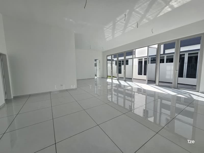 Rumah Berkembar untuk Dijual di Johor Bahru (Johor) - Lim Tze Jie - Living Room - PropertyGuru.com.my