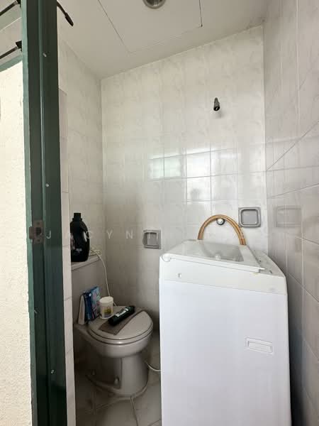 Silverton Condominium untuk Untuk Disewa - RM 6,500 /bulan, Mac 2026 - Bathroom - PropertyGuru.com.my