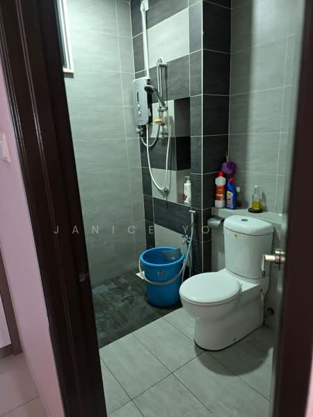 Servis Apartment untuk Dijual di 8Scape Residence @ Sutera - Janice Yong - Bathroom - PropertyGuru.com.my