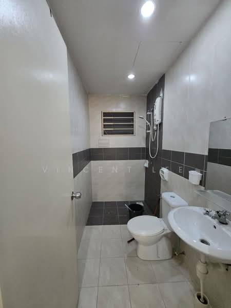 Putra Suria Residence untuk Untuk Disewa - RM 1,600 /bulan, Mac 2026 - Bathroom - PropertyGuru.com.my