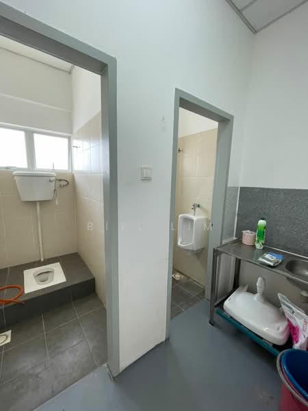 Shop / Office for Rent in Shah Alam (Selangor) - Bill Lim - Bathroom - PropertyGuru.com.my