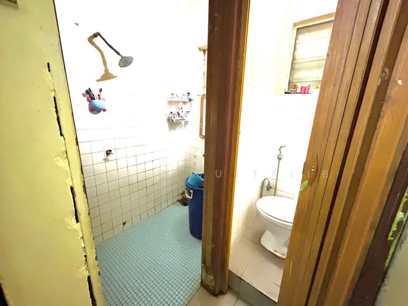 2-storey Terraced House for Sale in Taman Permata (Ulu Kelang) - Shafiq Muttalib - Bathroom - PropertyGuru.com.my