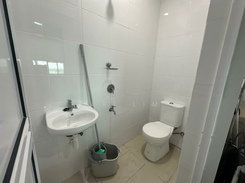 Service Residence for Rent at Southern Marina Residences - Karl Lim - Bathroom - PropertyGuru.com.my