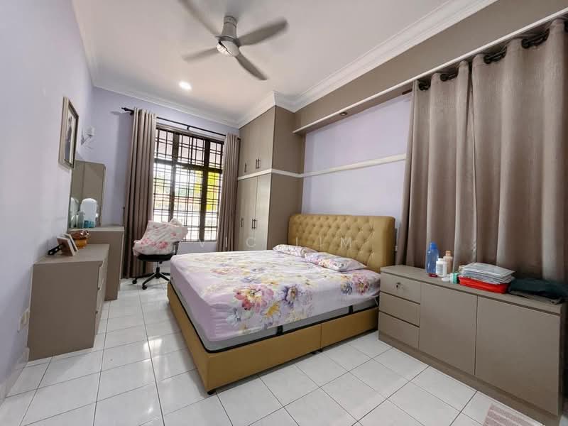 1-storey Terraced House for Sale in Taman Molek (Johor Bahru) - Vic Lim - Bedroom - PropertyGuru.com.my