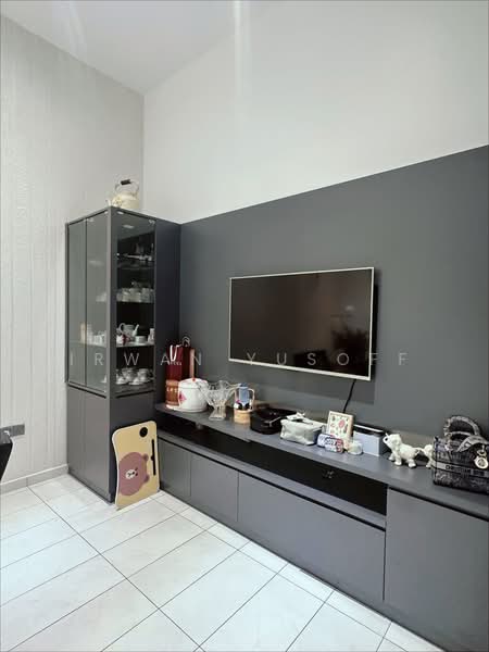 Semi-Detached House for Sale in Bukit Jelutong (Shah Alam) - Irwan Yusoff - Living Room - PropertyGuru.com.my